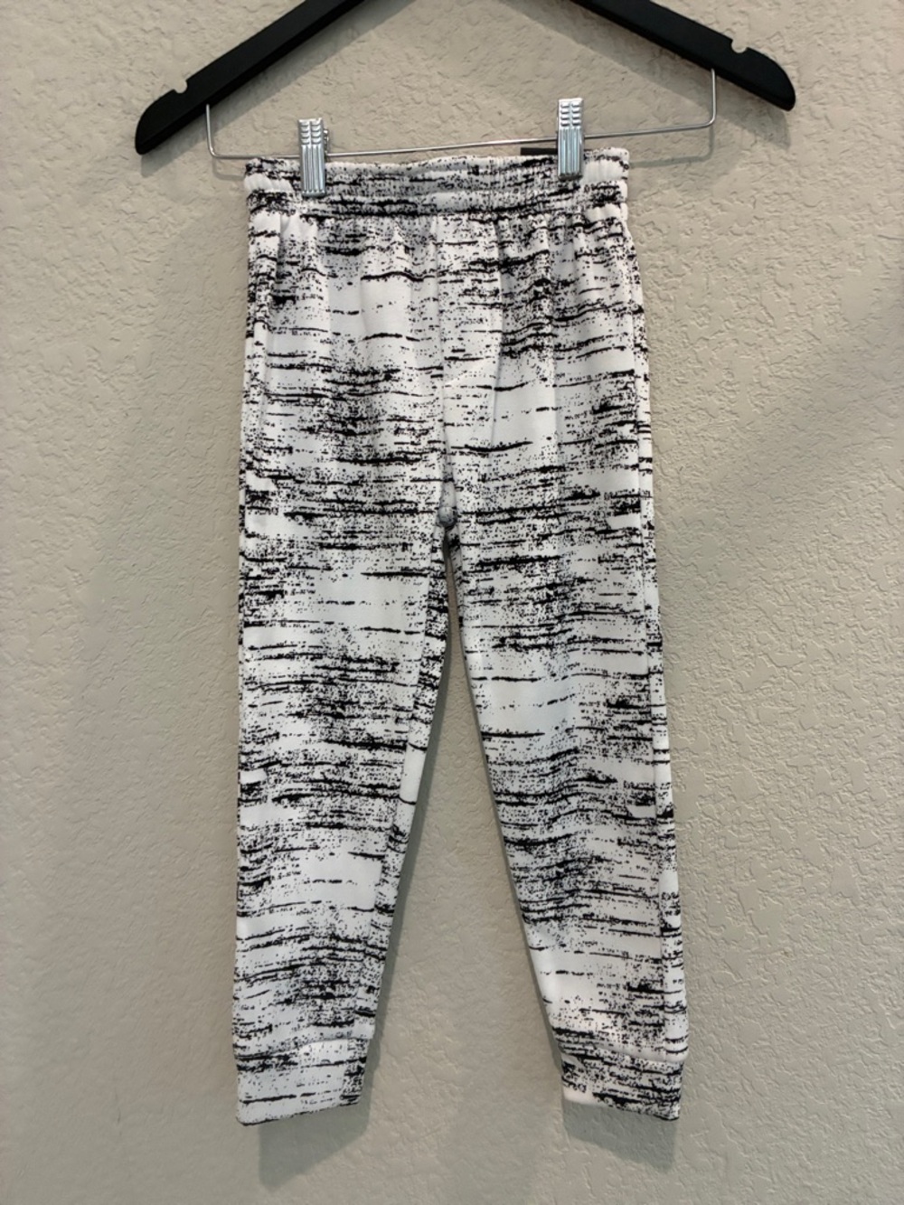 NWT Brooklyn Cloth Black & White Textured Print Kids Joggers set